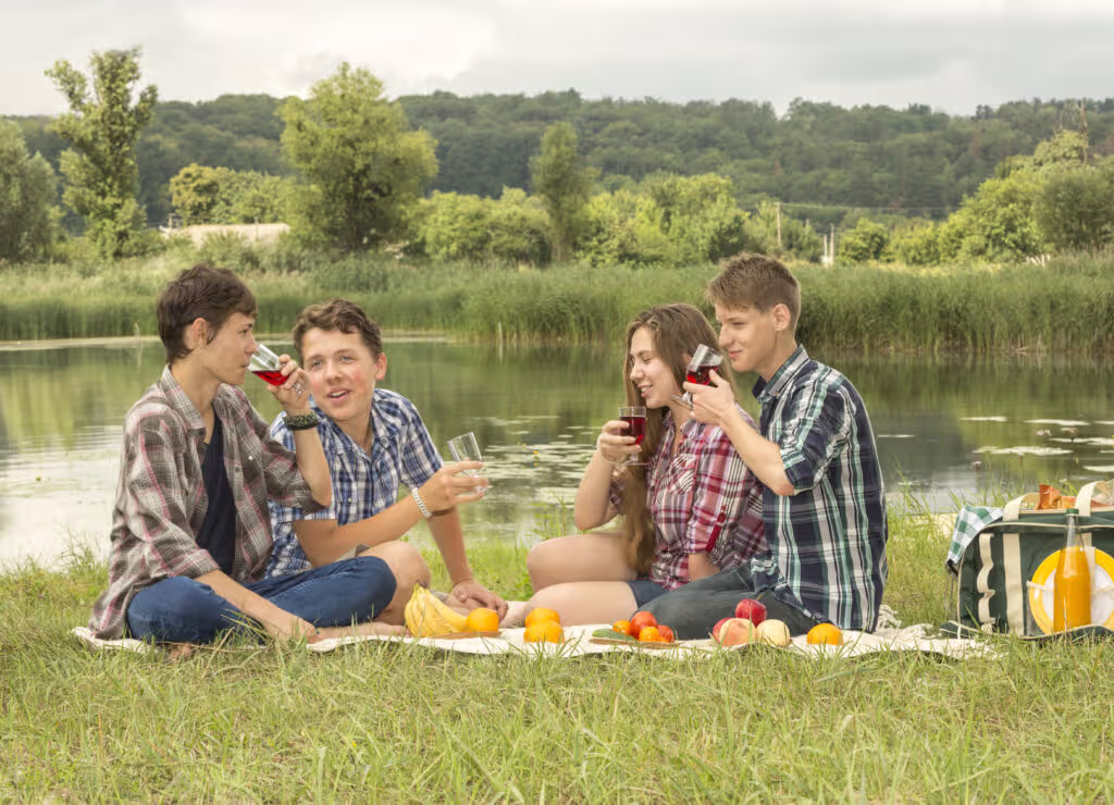 Co zabrać na piknik nad wodą? 2 piknik
